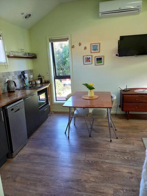 Apartment Garden Setting, Quality Independent For Two
